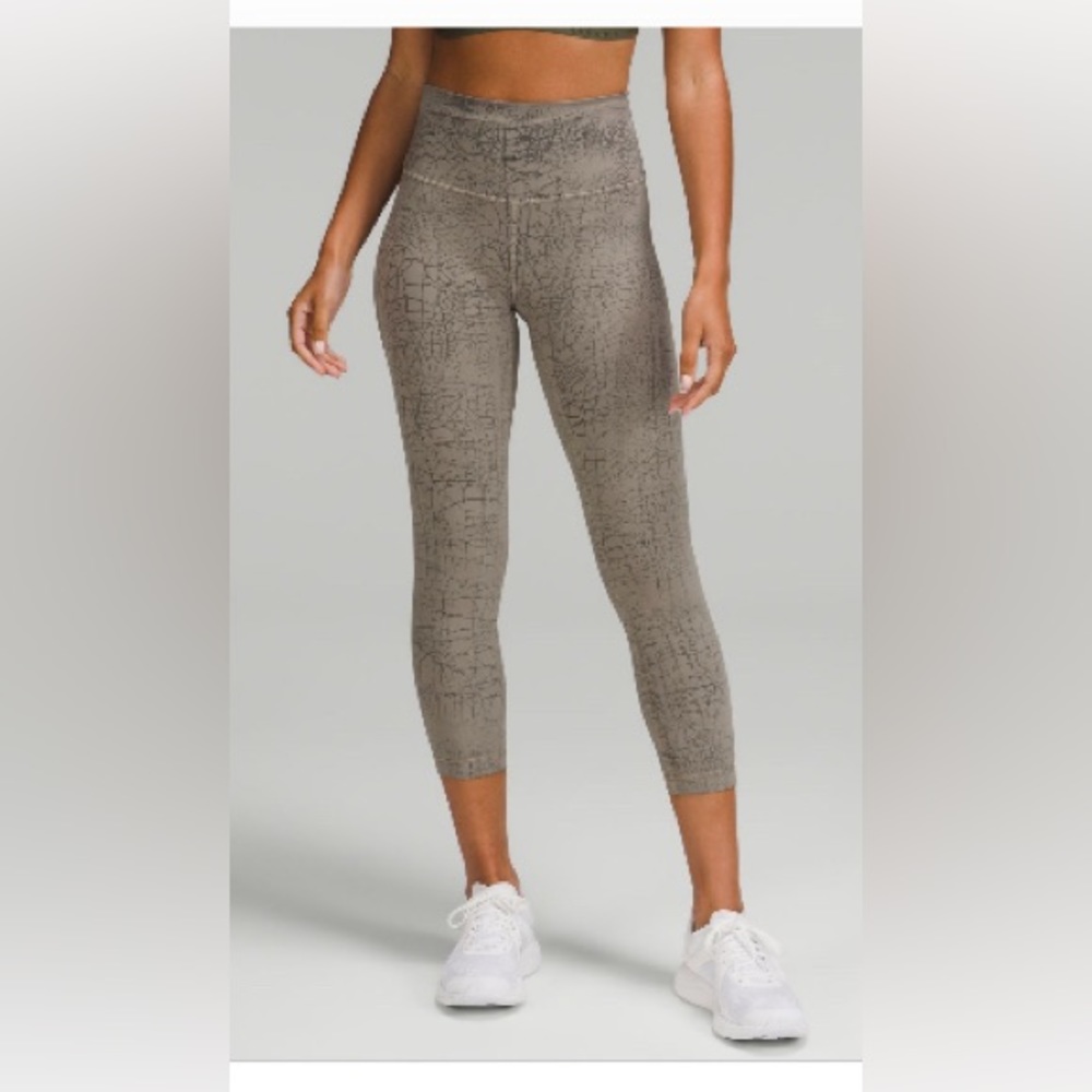 Lululemon women’s leggings size 14 NWT